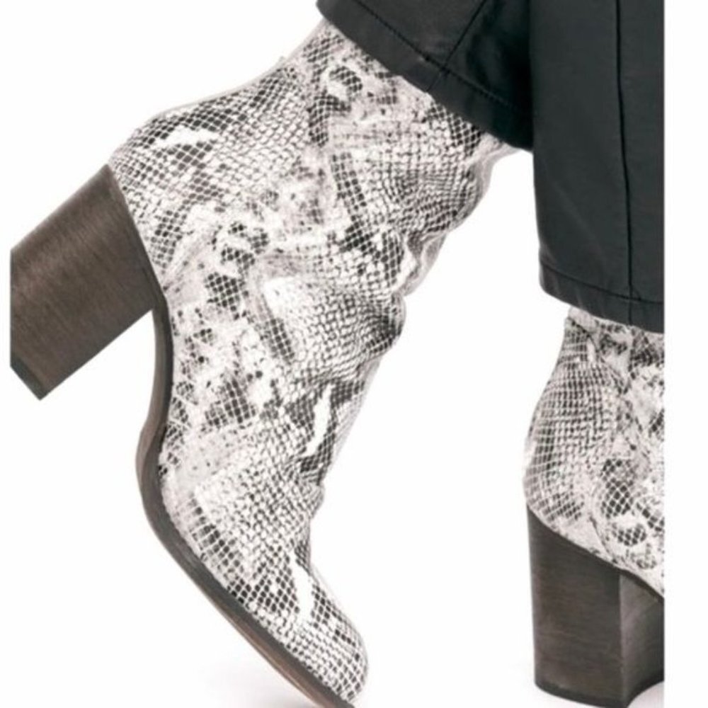 Free People Elle Boot Block Heel Snakeskin Boot White Grey 39 9